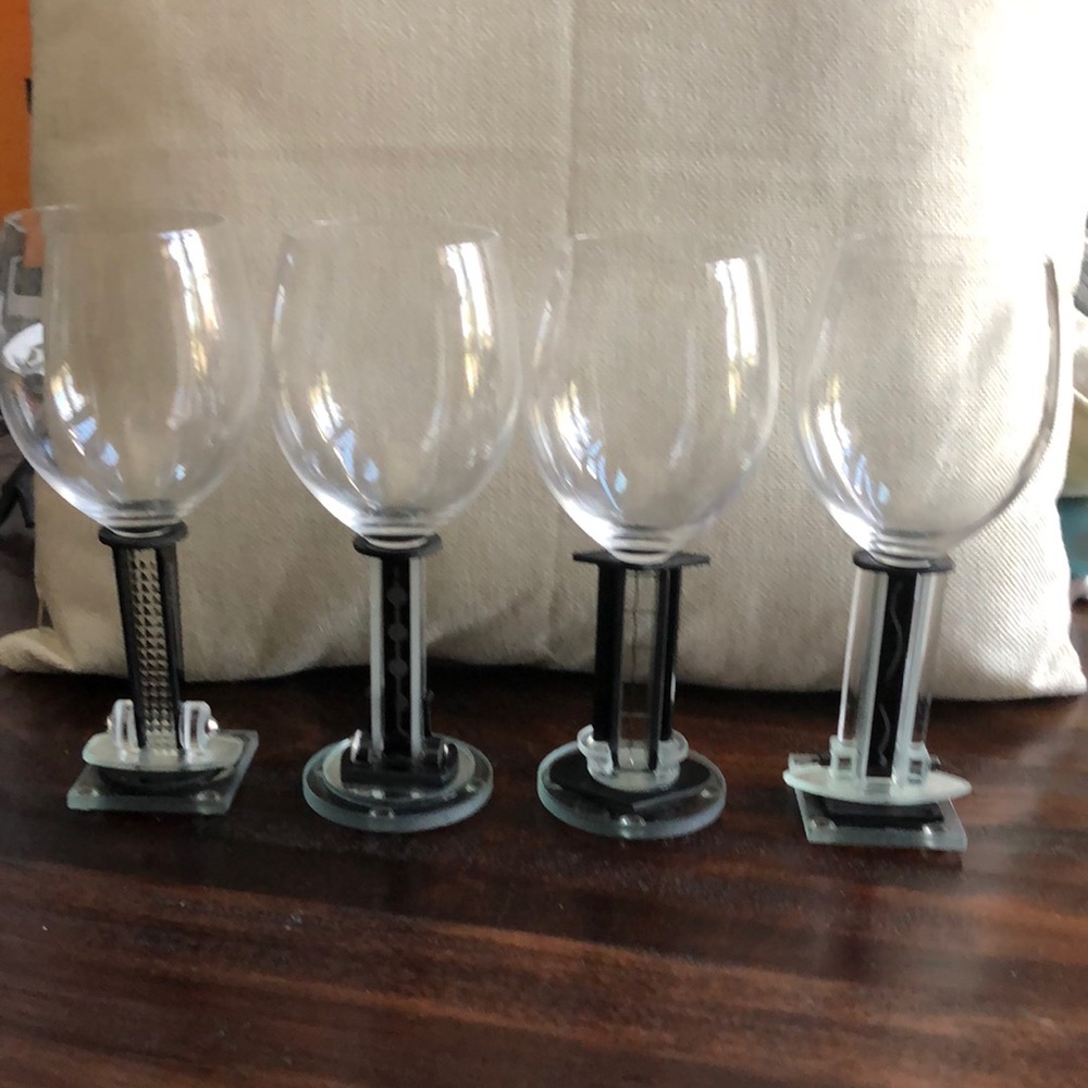 Ponzini Art Glass 4 signed wine glasses